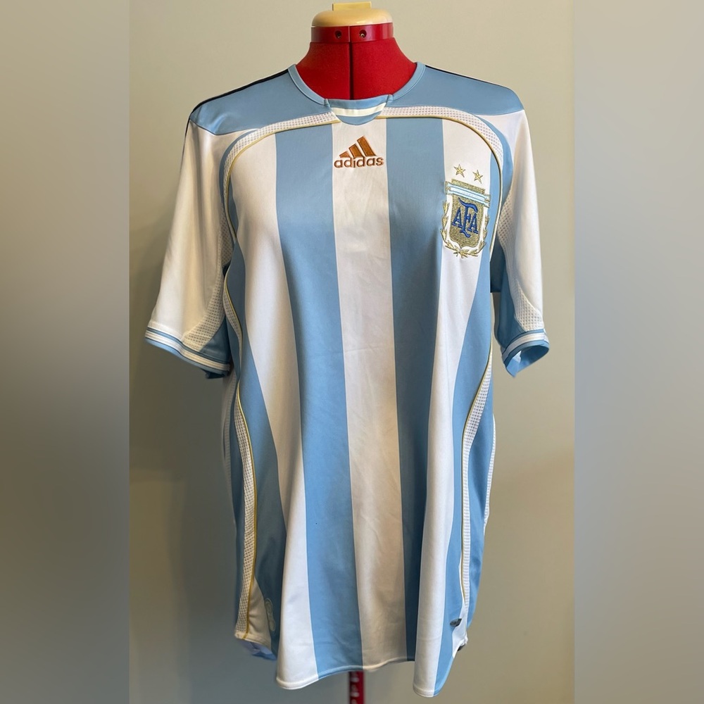 Adidas - Team Argentina 2006/07 soccer jersey Size Medium